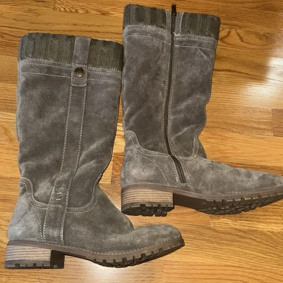 Stylish Tan Suede Knee-High Boots - Picture 2 of 5